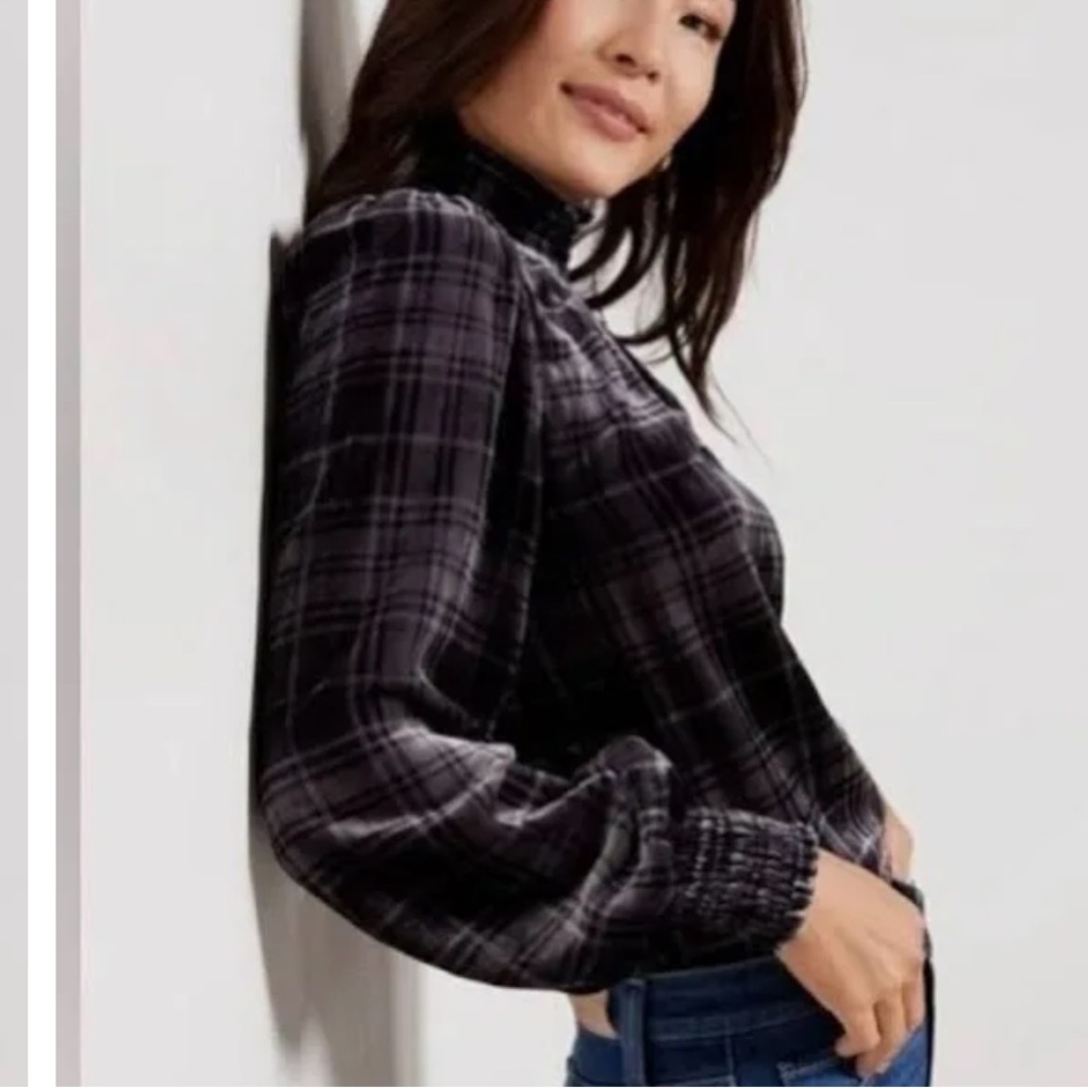 Evereve Maren Mock Neck Velvet Plaid Blouse in Black/Gray//Silver Size XS